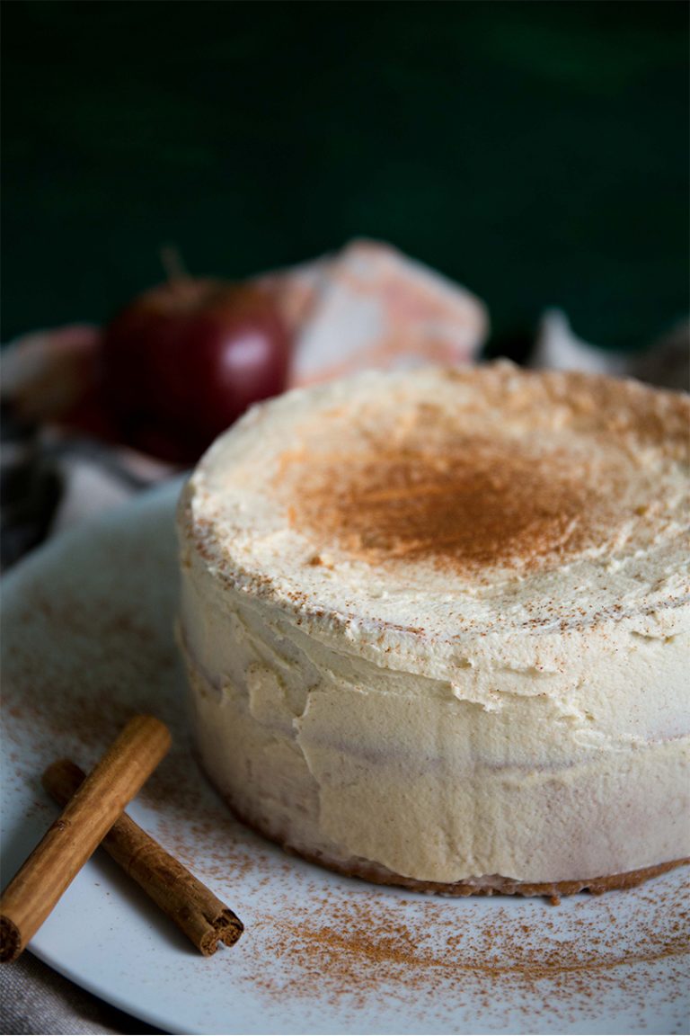 [:de]Vegane Apfel-Zimt-Torte mit Creme[:en]Vegan Apple Cinnamon Cake ...