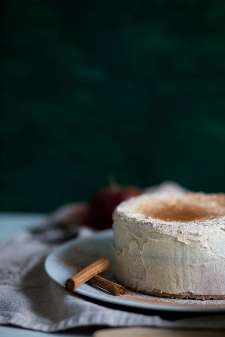 Vegane Apfel-Zimt-Torte mit Creme | einfach und lecker