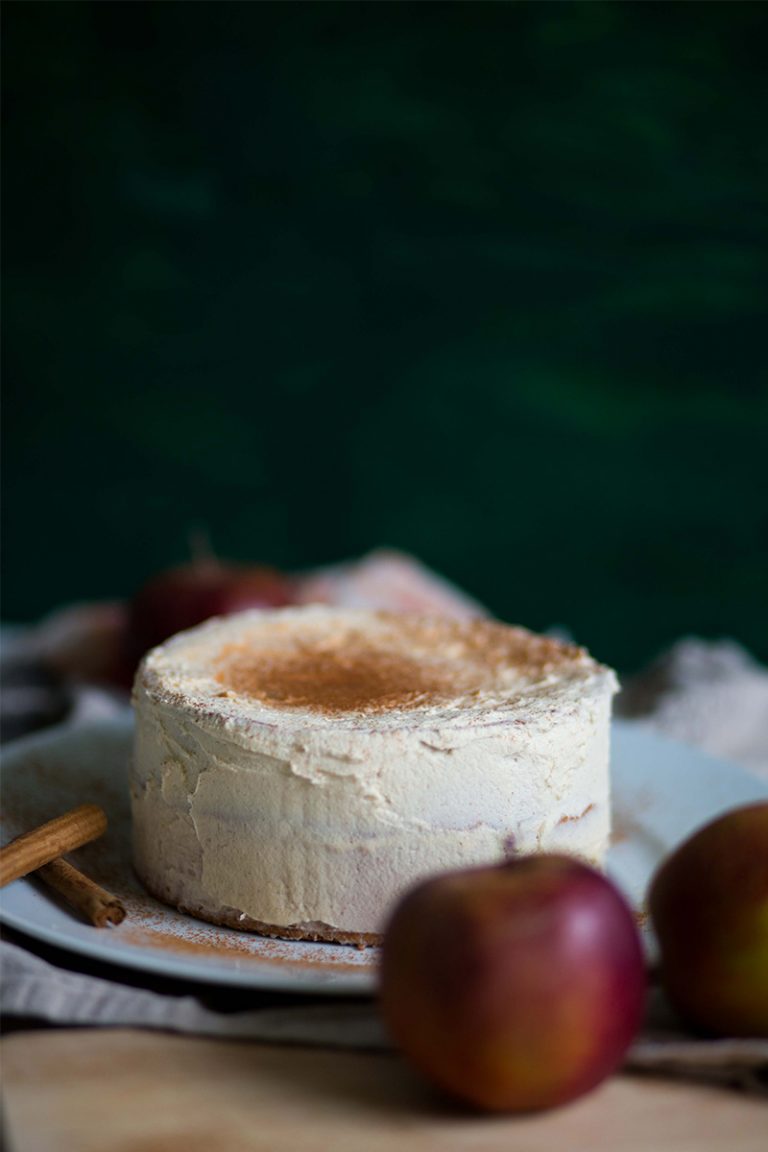 Vegane Apfel-Zimt-Torte mit Creme | einfach und lecker